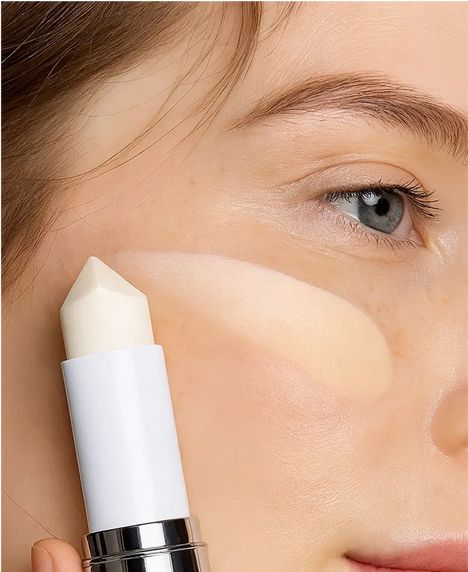 <p>5 REASONS You’ll Never Go Back to Regular Foundation</p>